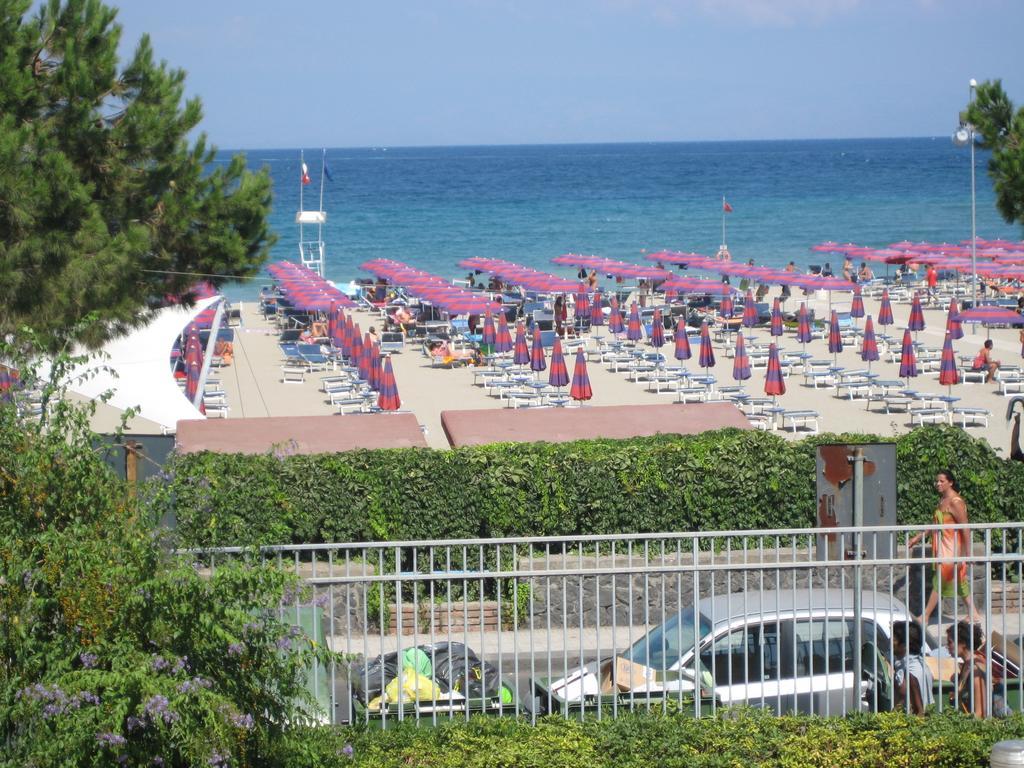 B&B Baia Delle Sirene Giardini Naxos Rom bilde
