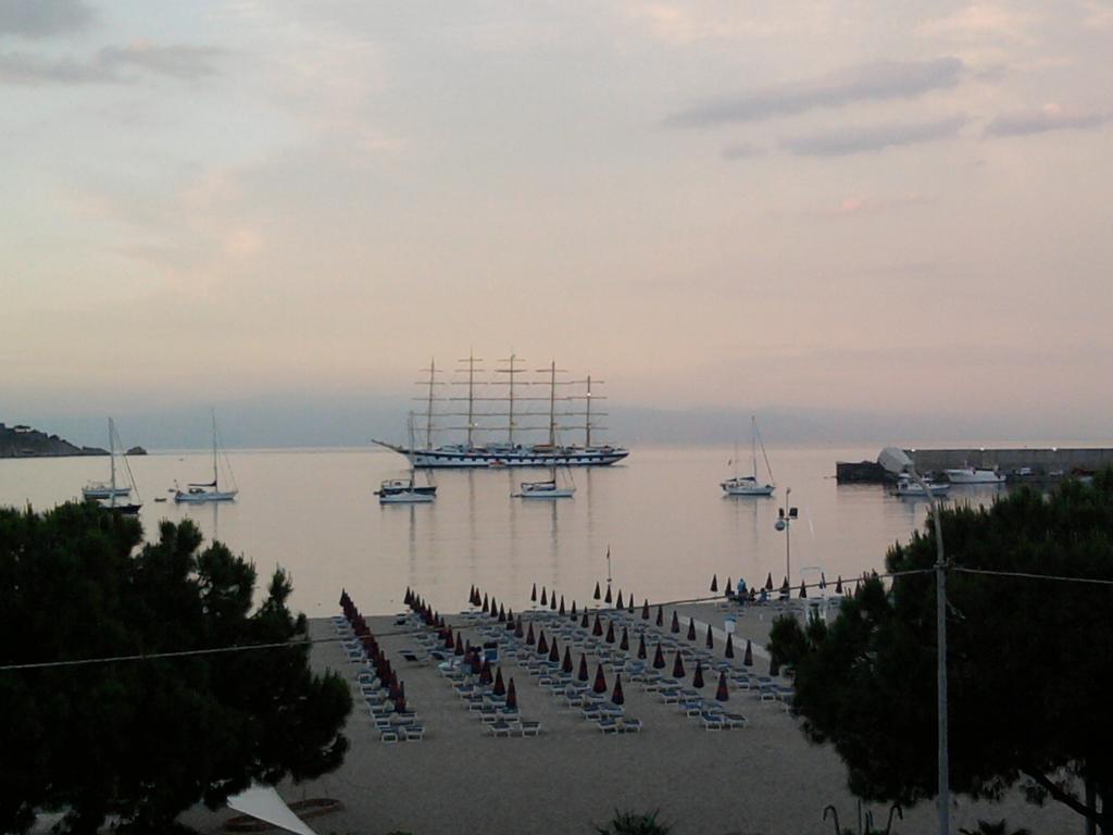B&B Baia Delle Sirene Giardini Naxos Eksteriør bilde